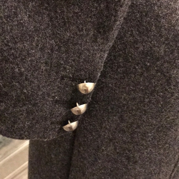 Coat - Picture 4 of 6